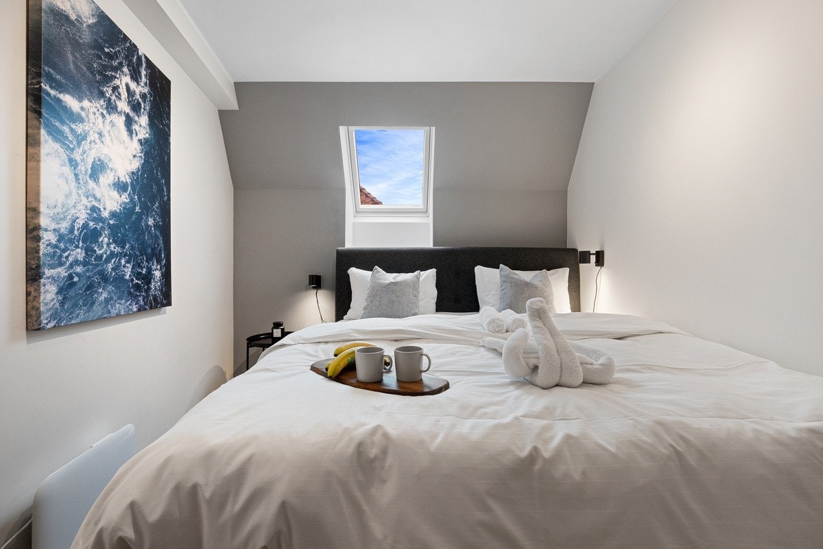 Soverom med 180cm seng Galleribilde