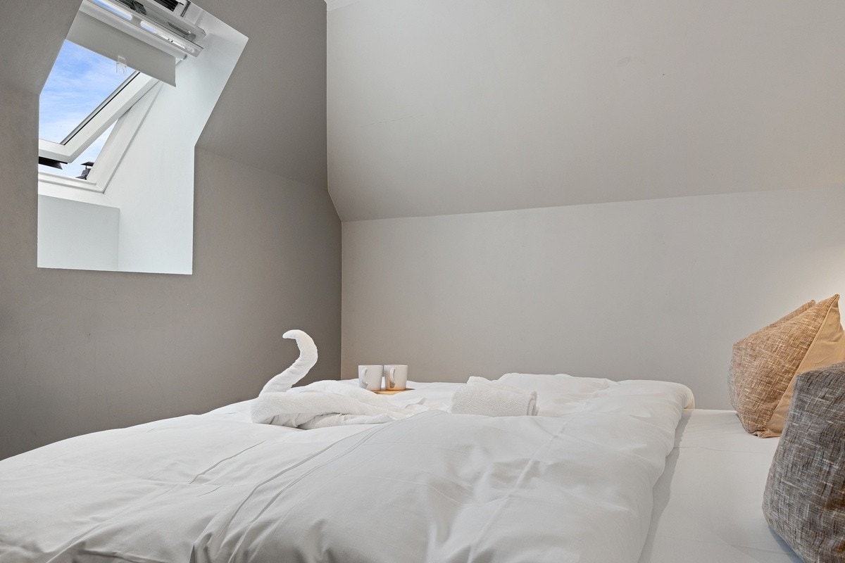Soverom med 180cm seng Galleribilde