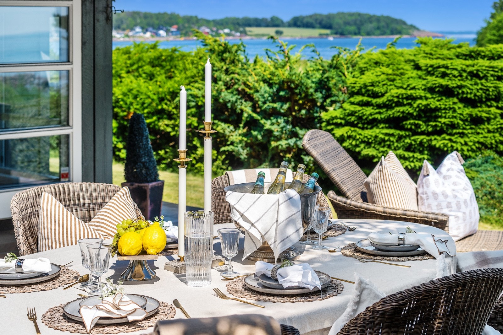 Helt skjermet uteplass, her kan man nyte herlige sommerdager Galleribilde