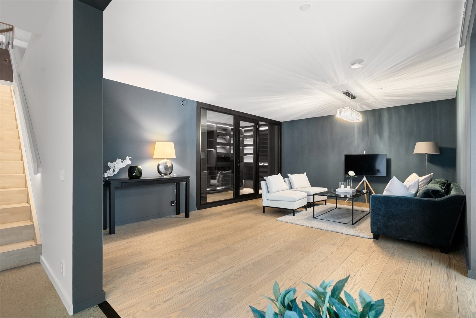 Særdeles innbydende stue tilknyttet vinkjeller. Galleribilde