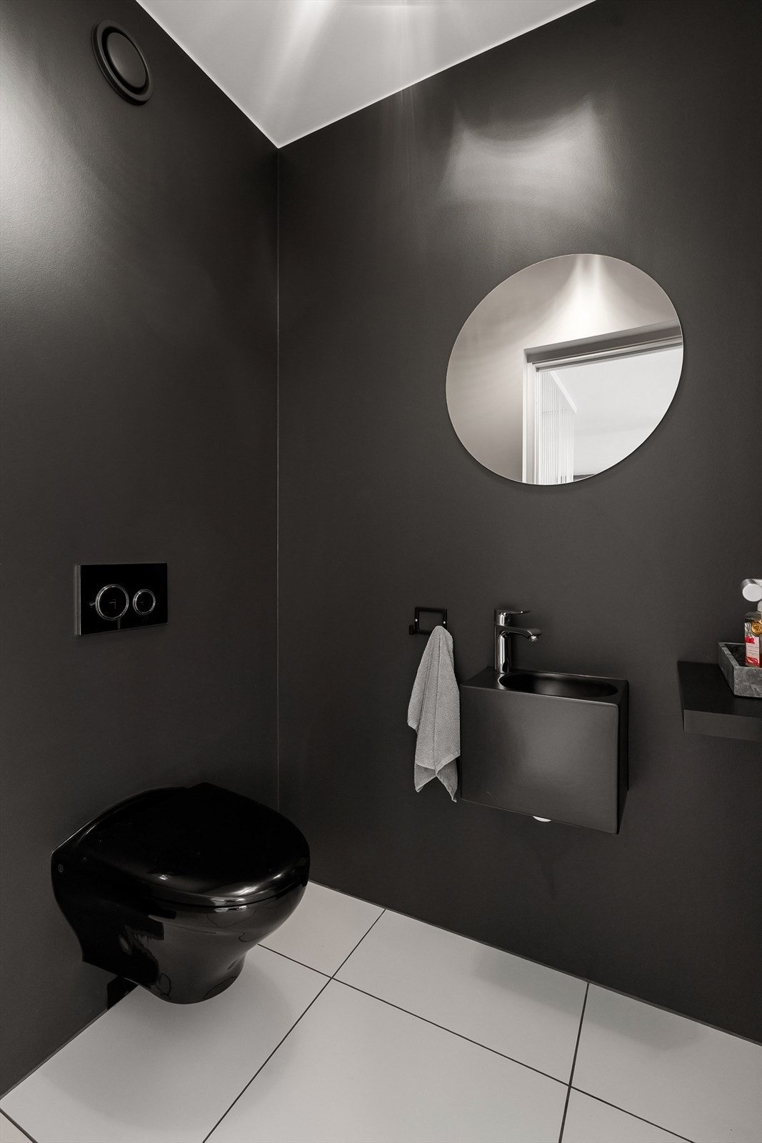 Praktis wc-rom i 2. etasje. Galleribilde