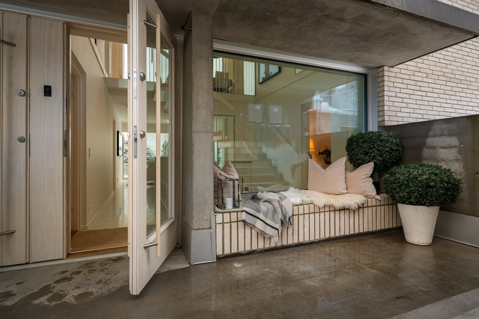 Pent opparbeidet inngangsparti. Galleribilde