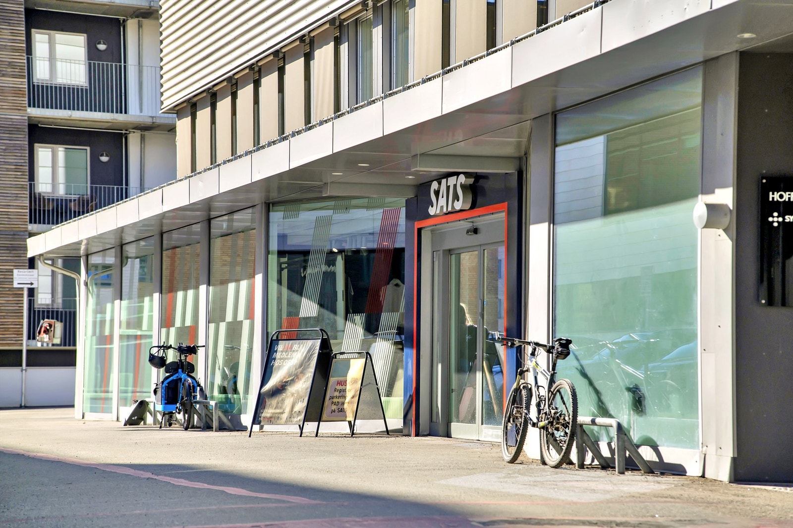 Med SATS Hoff kun en kort spasertur unna, er det enkelt å holde seg aktiv i hverdagen. Galleribilde