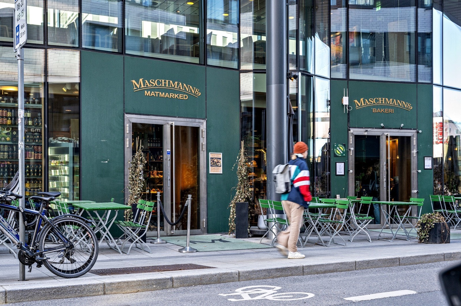 Nabolaget har et godt utvalg av kafeer og restauranter. Galleribilde