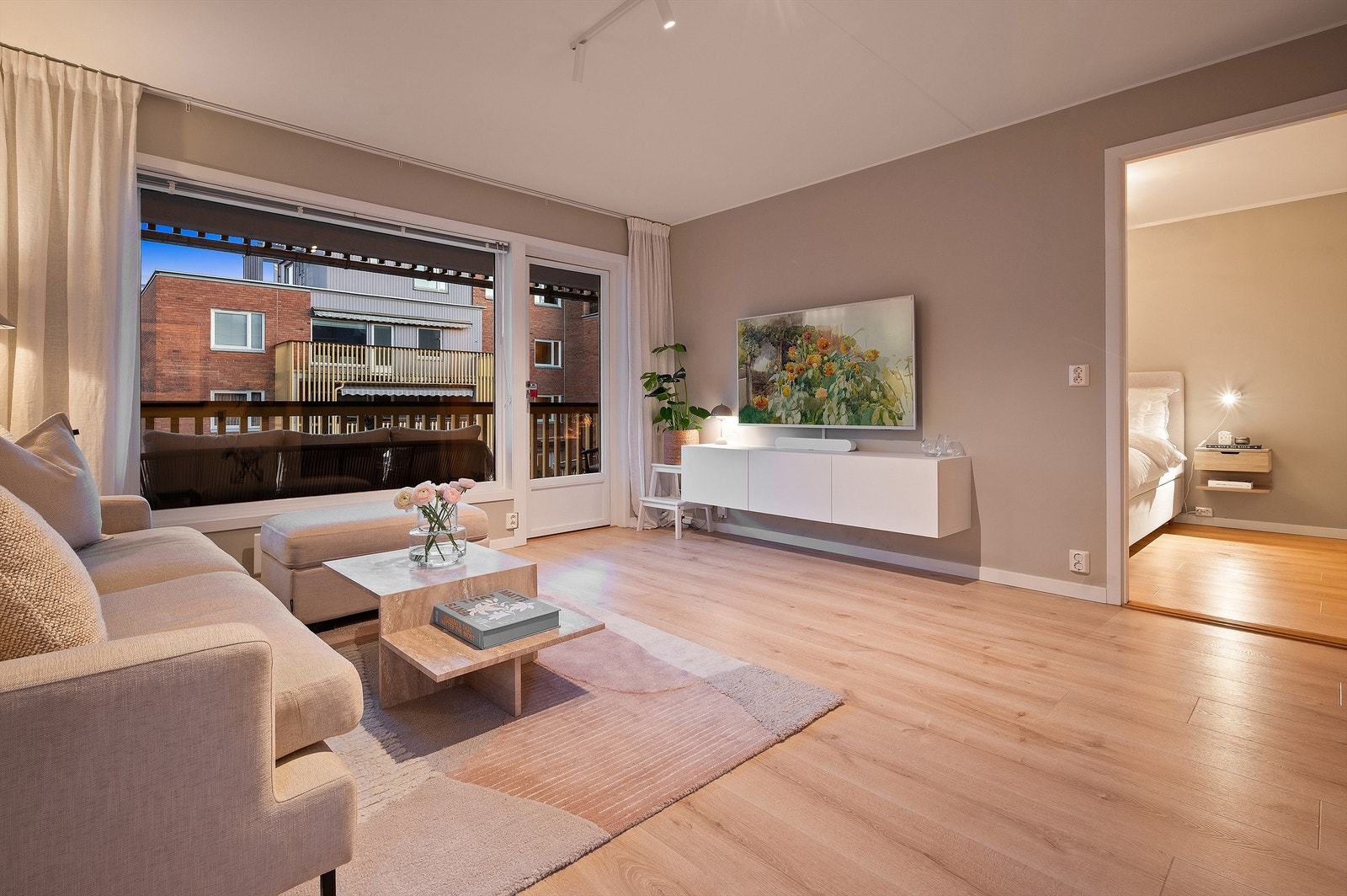 Boligen holder en høy standard med tilstandsgrad 1 eller bedre på de fleste punkter i tilstandsrapport. Galleribilde