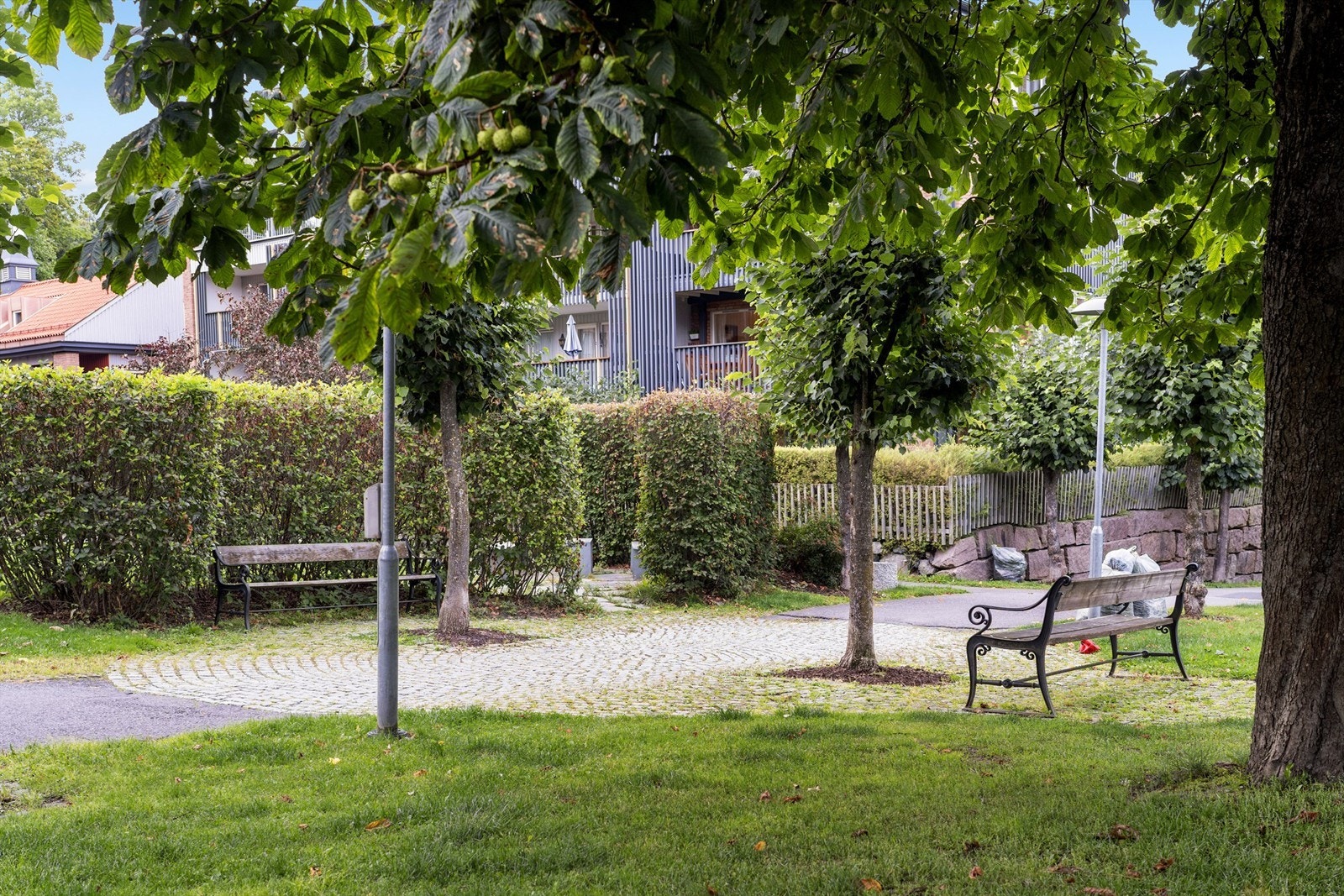 Flere barnehager, som Elmholt og Solbakken Barnas Hage, ligger kun et par minutters gange unna. Galleribilde