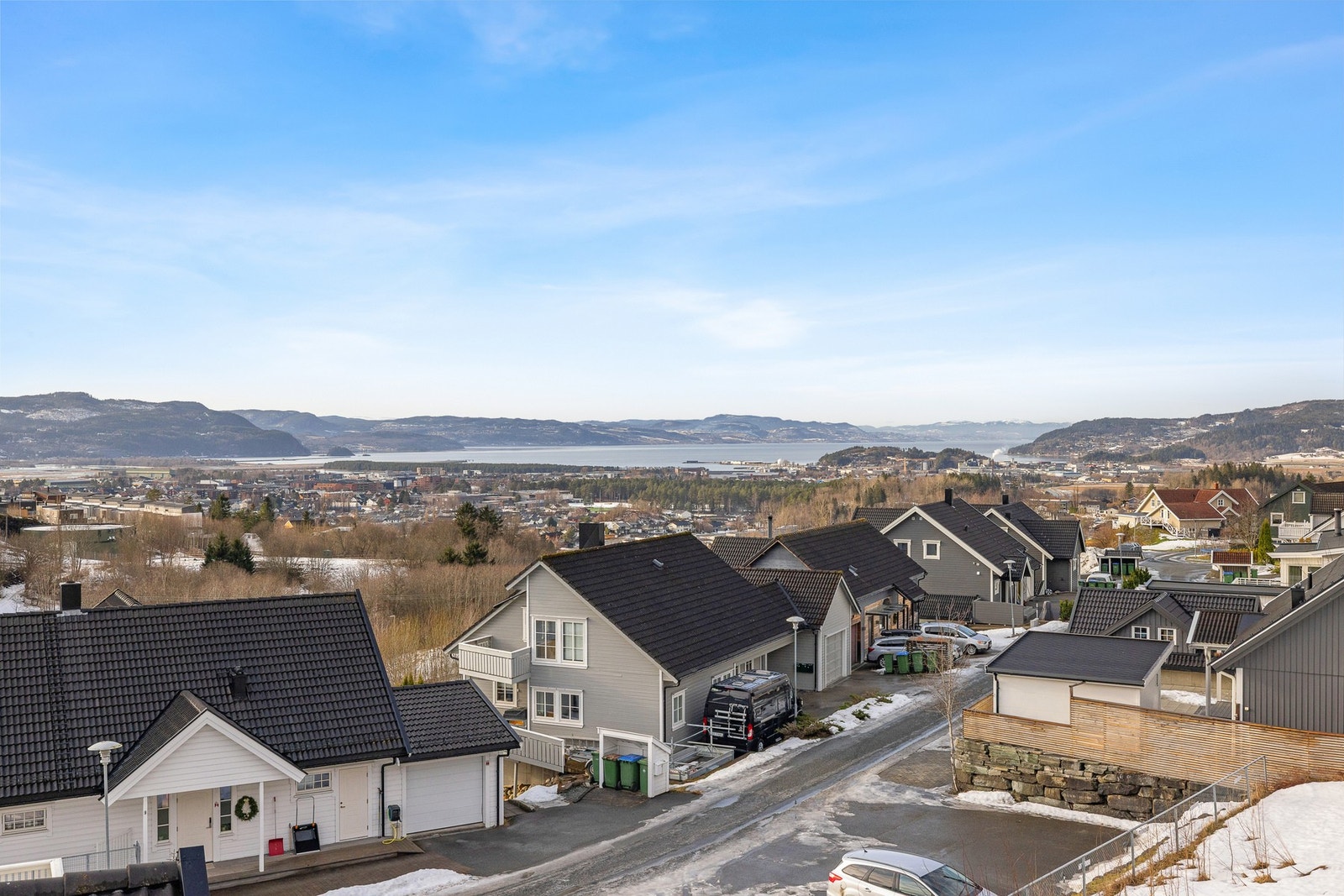 Fra leiligheten har man nydelig utsikt ut over Stjørdal. Galleribilde