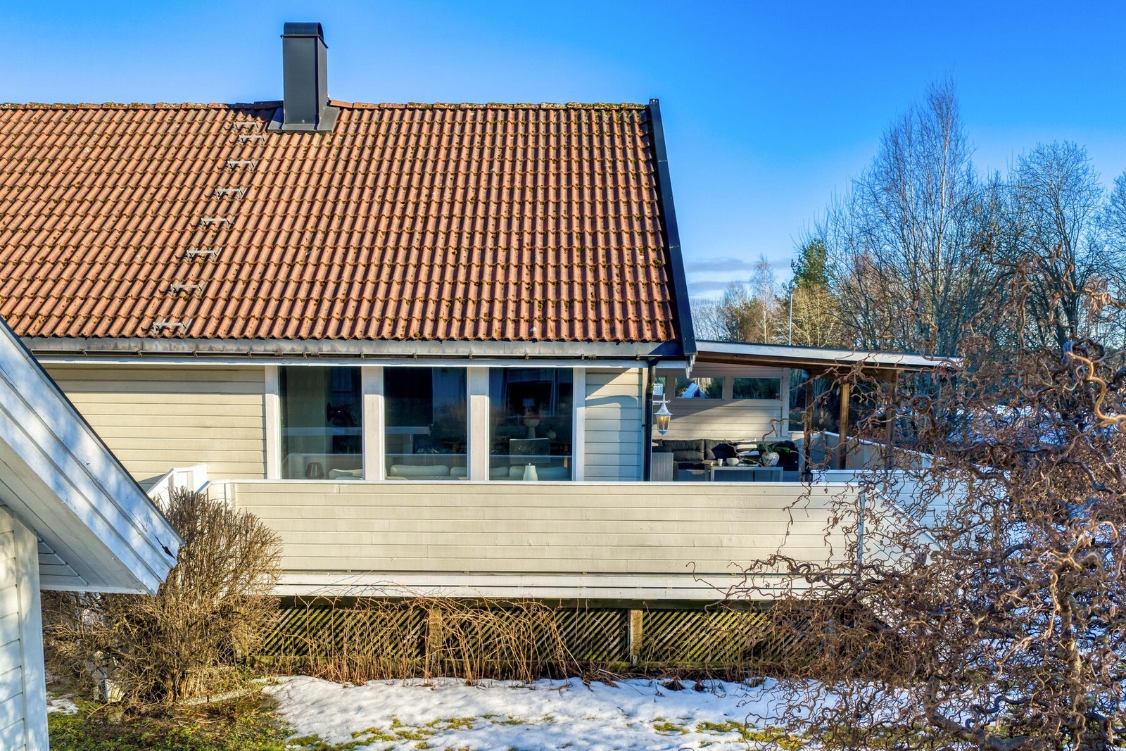 Stor hjørneveranda mot friarealer Galleribilde