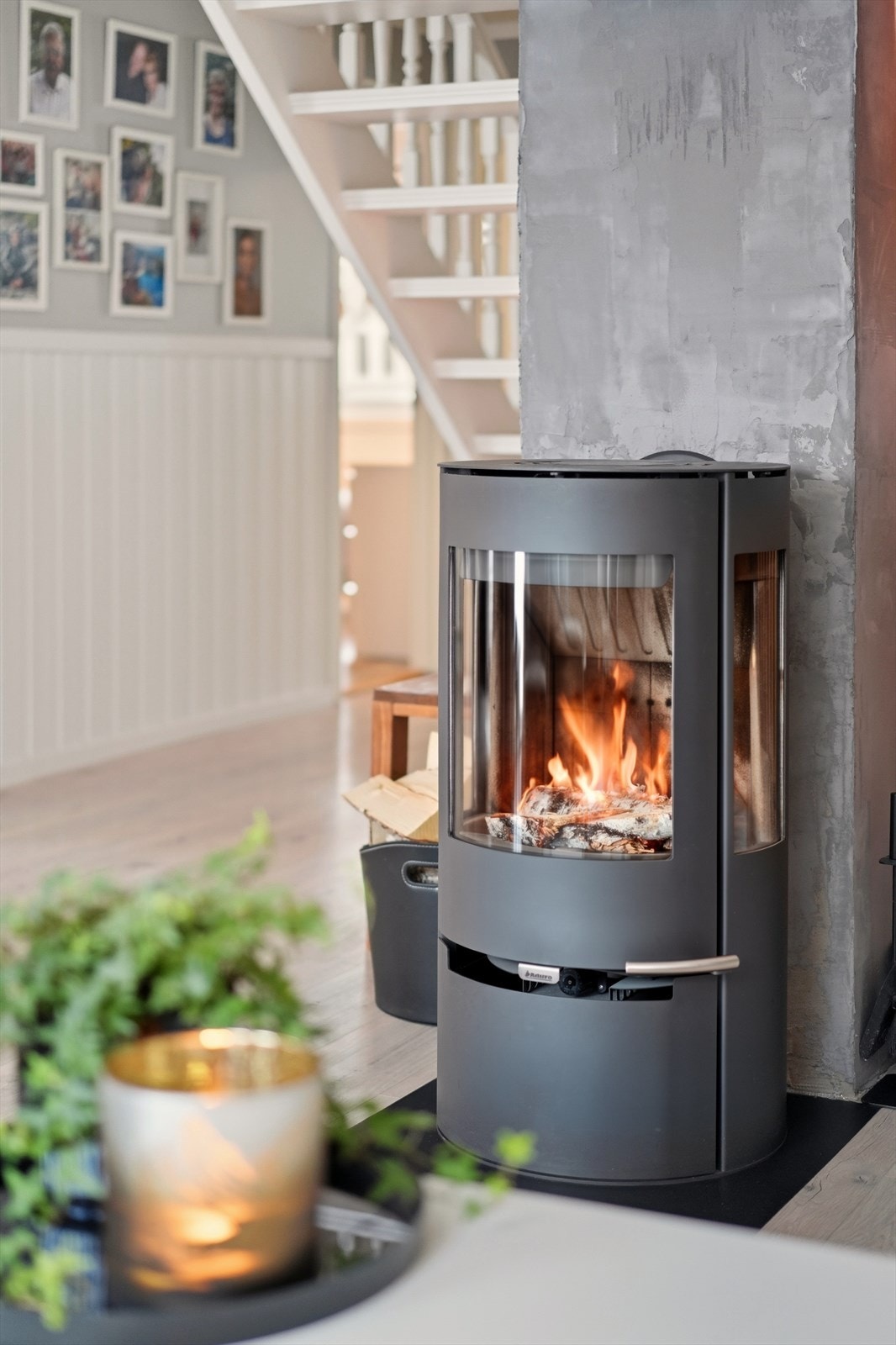 Moderne peisovn som gir både varme og et hyggelig blikkfang i rommet. Galleribilde