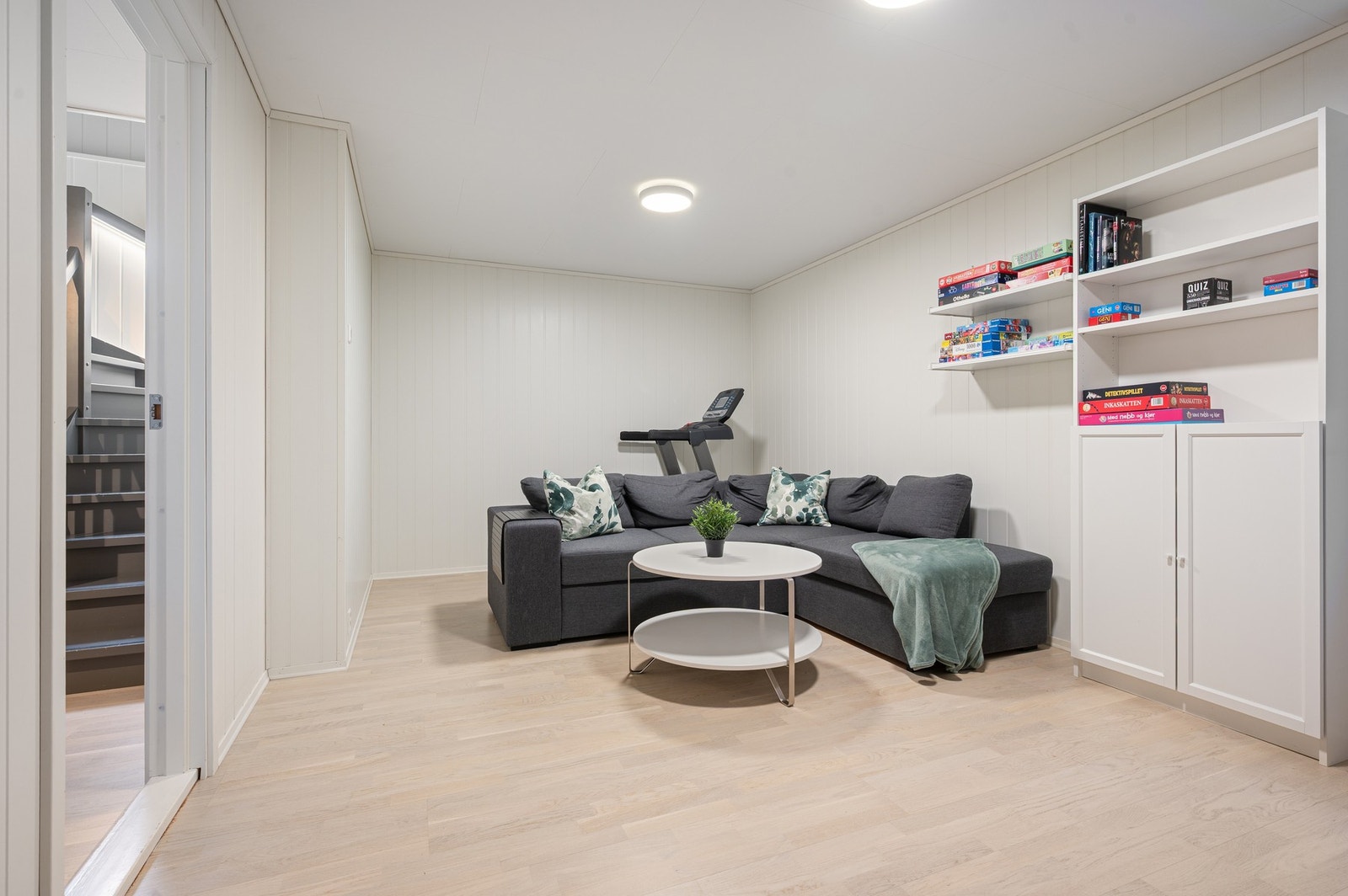 Det er satt inn en vegg nede i kjeller. Galleribilde