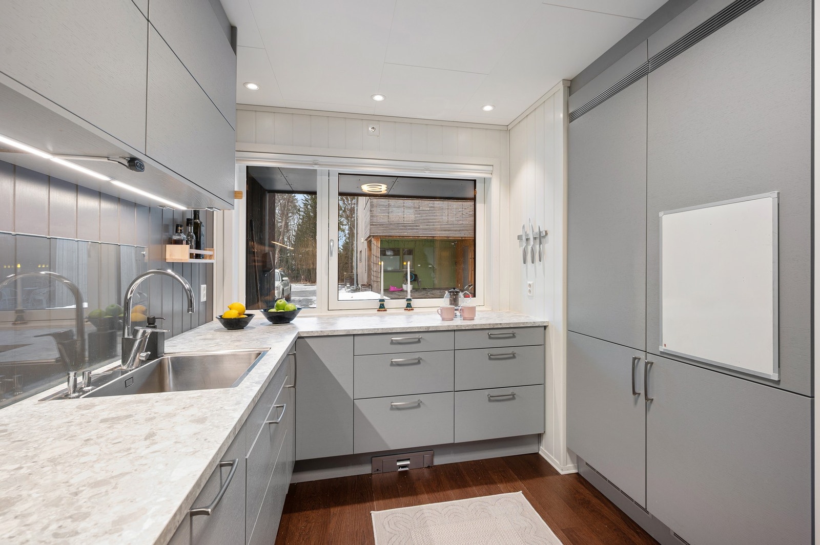 Pent og romslig kjøkken fra Sigdal. Galleribilde