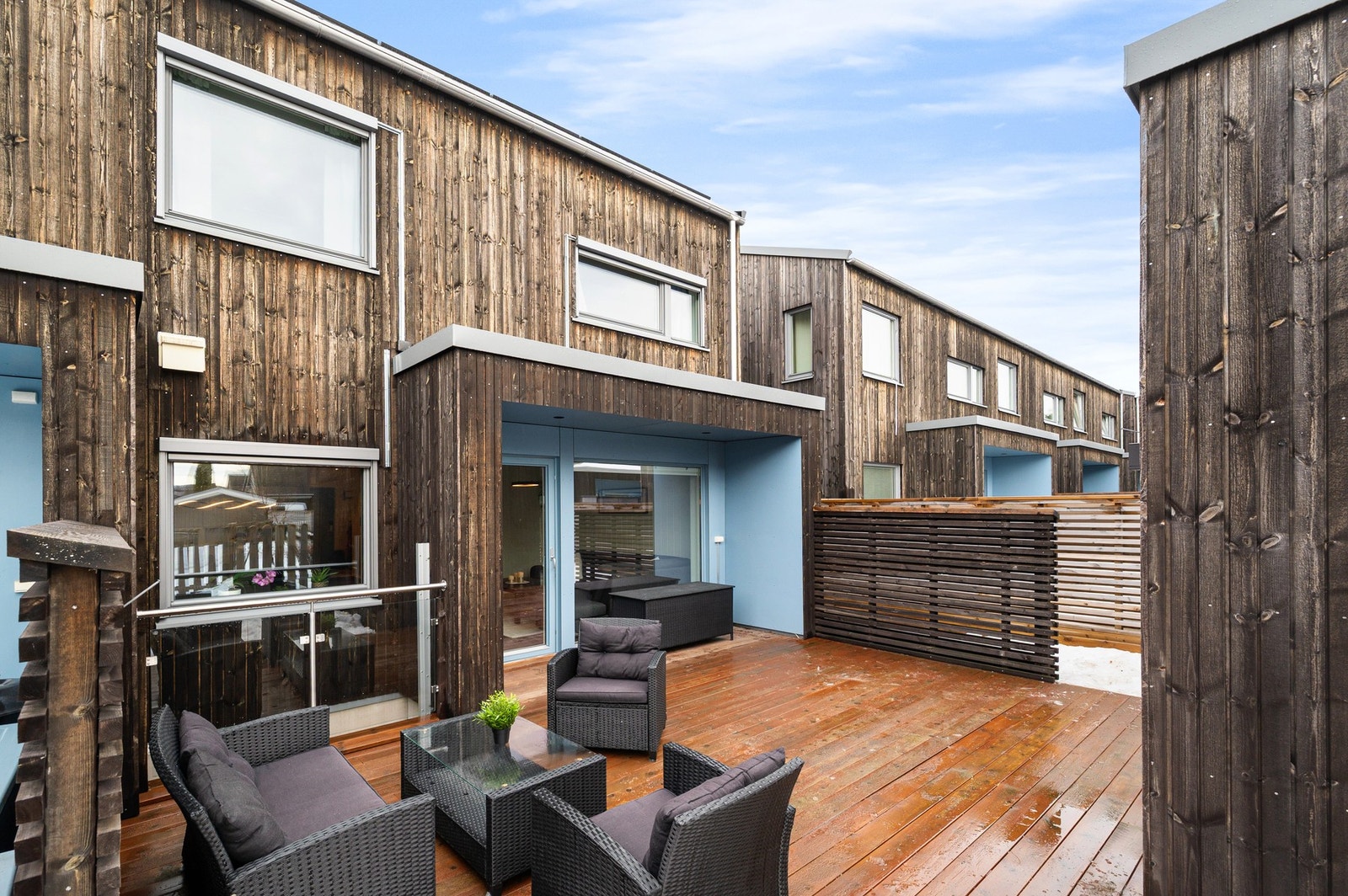 Her bor du skjermet til i et svært attraktivt og barnevennlig boligstrøk på Tiller. Galleribilde