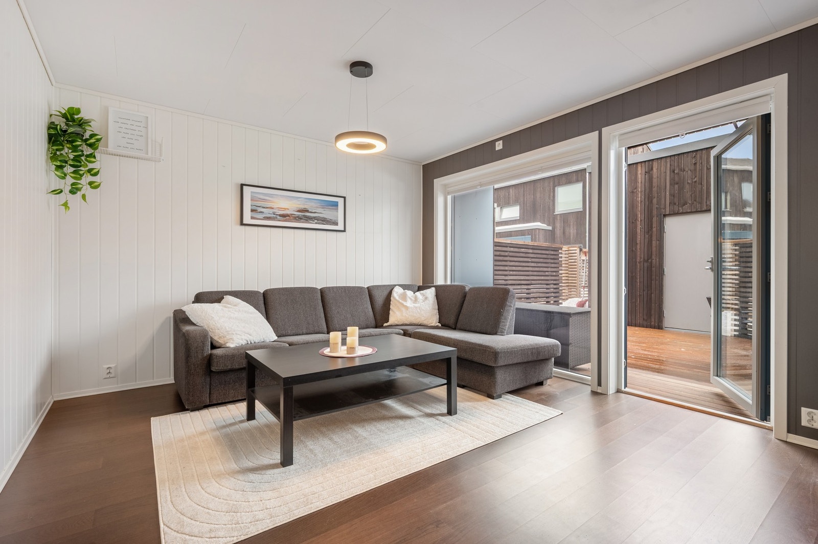 Et flott og romslig enderekkehus med eneboligkvaliteter. Galleribilde