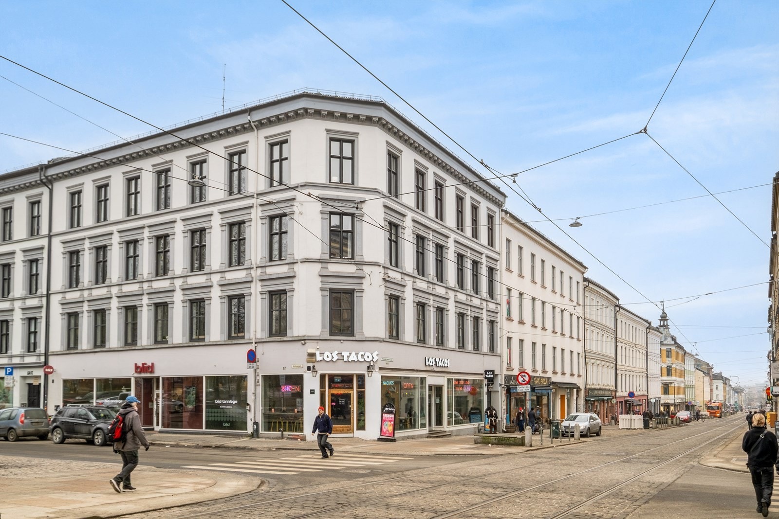 Bygget er fra 1881 og består av 9 andeler Galleribilde