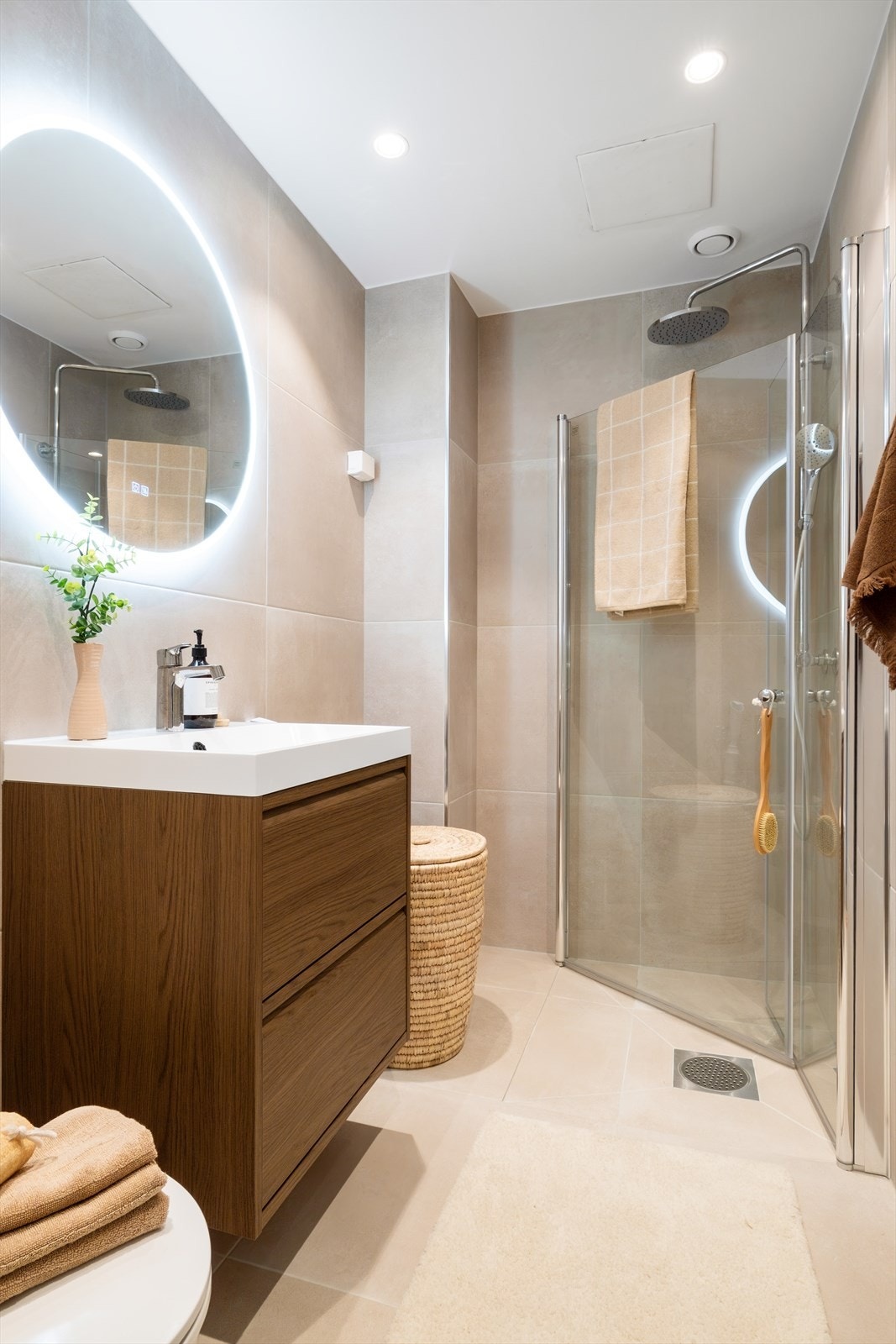 Pent og moderne bad pusset opp i 2026 Galleribilde