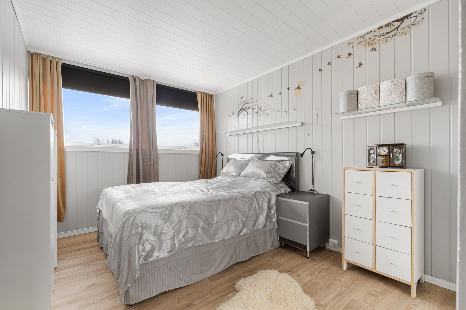 Pent soverom på 12 m². Galleribilde