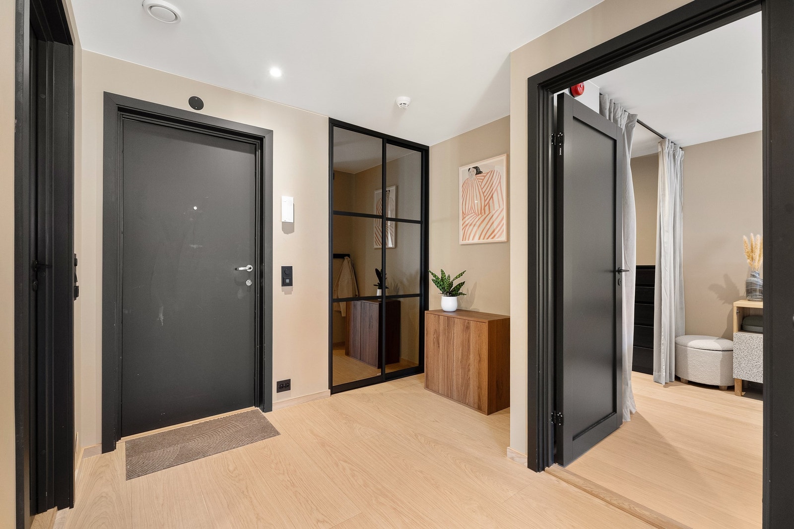 Videre går vi til hovedsoveromet som er til høyre. Galleribilde