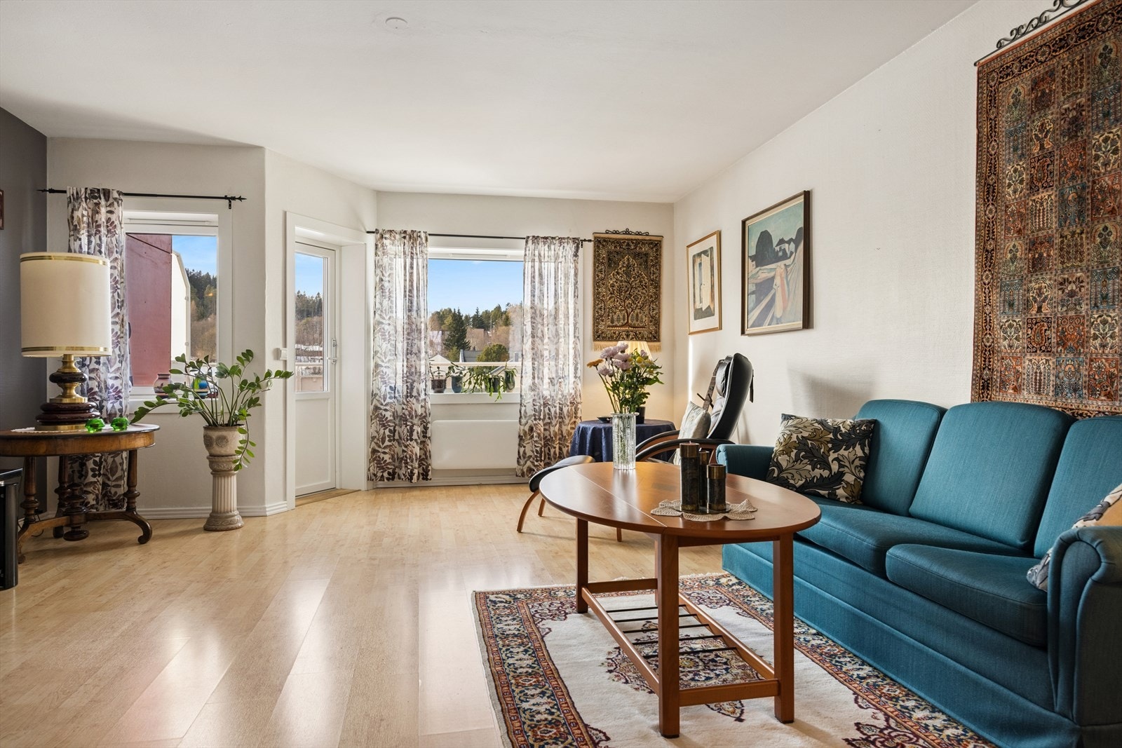 Leiligheten har en svært attraktiv beliggenhet på Sverresborg. Stuen er et lyst og sentralt rom med direkte utgang til balkong. Galleribilde