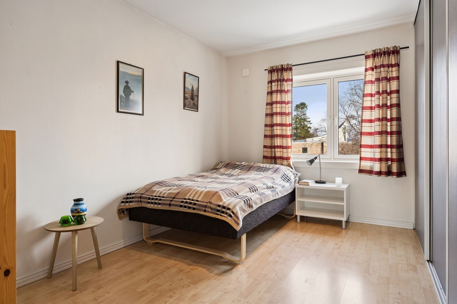 Leiligheten har til sammen tre soverom. Galleribilde