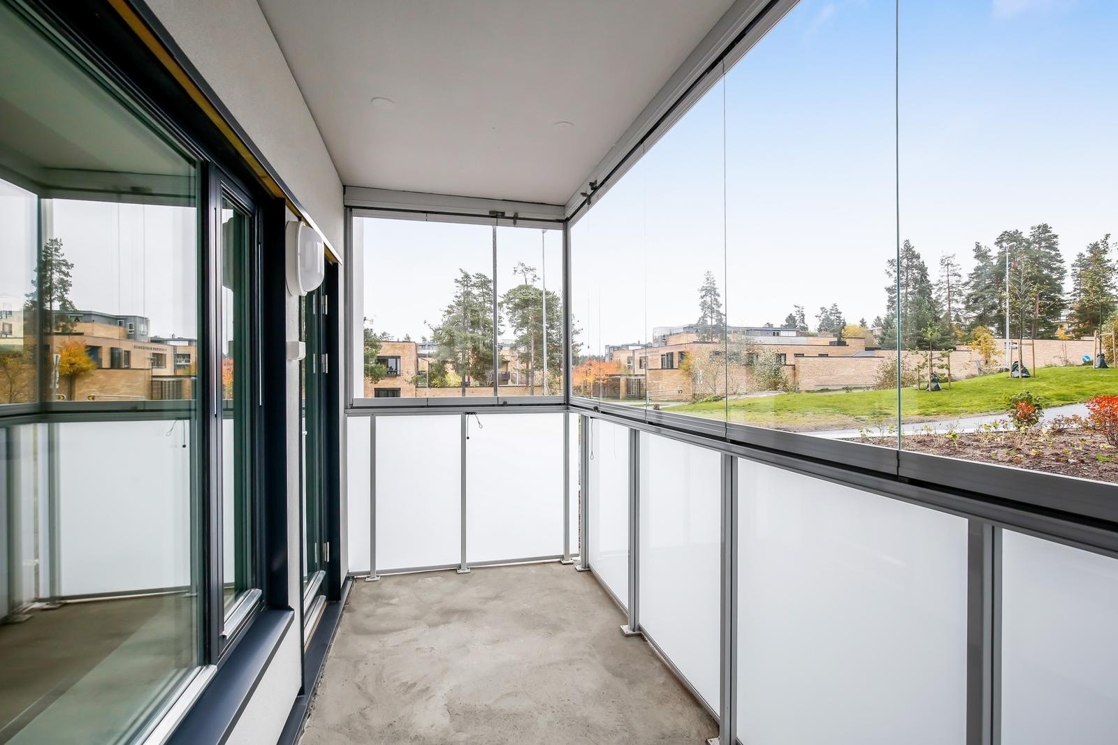 Stor innglasset balkong Galleribilde