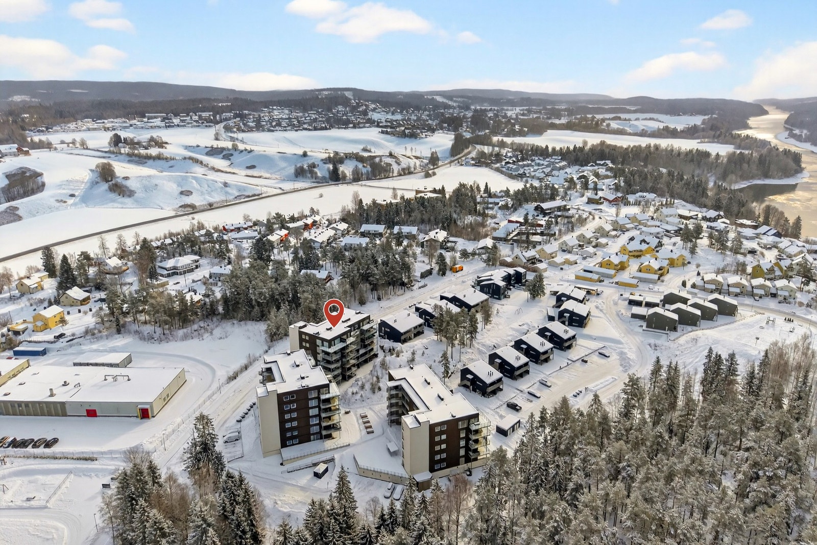 Dronebilde over nærområdet. Galleribilde