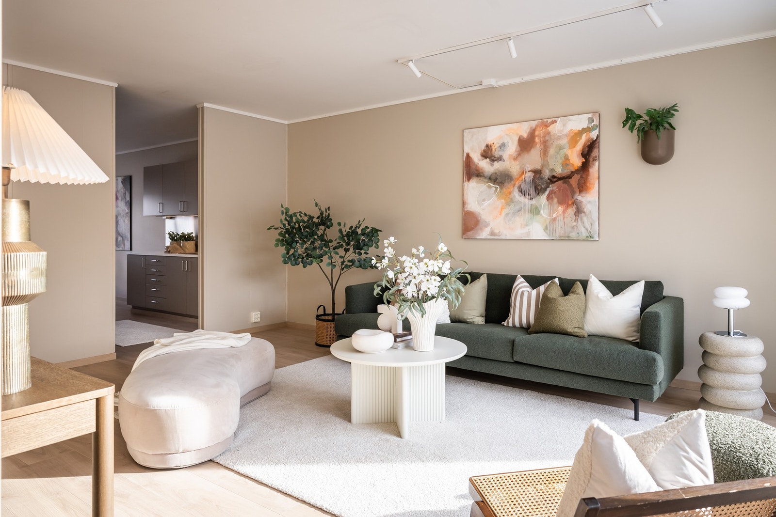 Leiligheten er vesentlig oppgradert i 2026 (se pkt. vedlikehold). Galleribilde