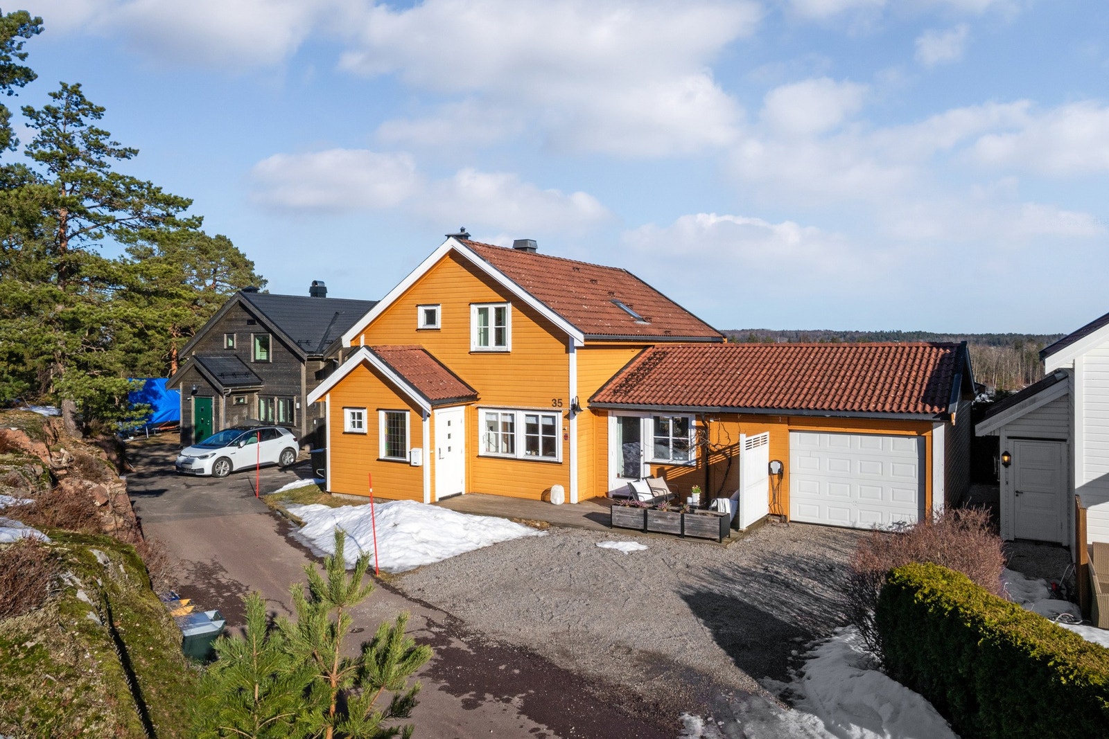 PrivatMegleren Tønsberg v/ Christoffer Fischer har gleden av å presentere Vearåsen 35. Galleribilde