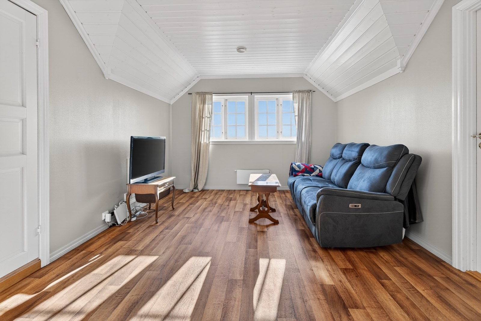 God plass til sittegruppe Galleribilde