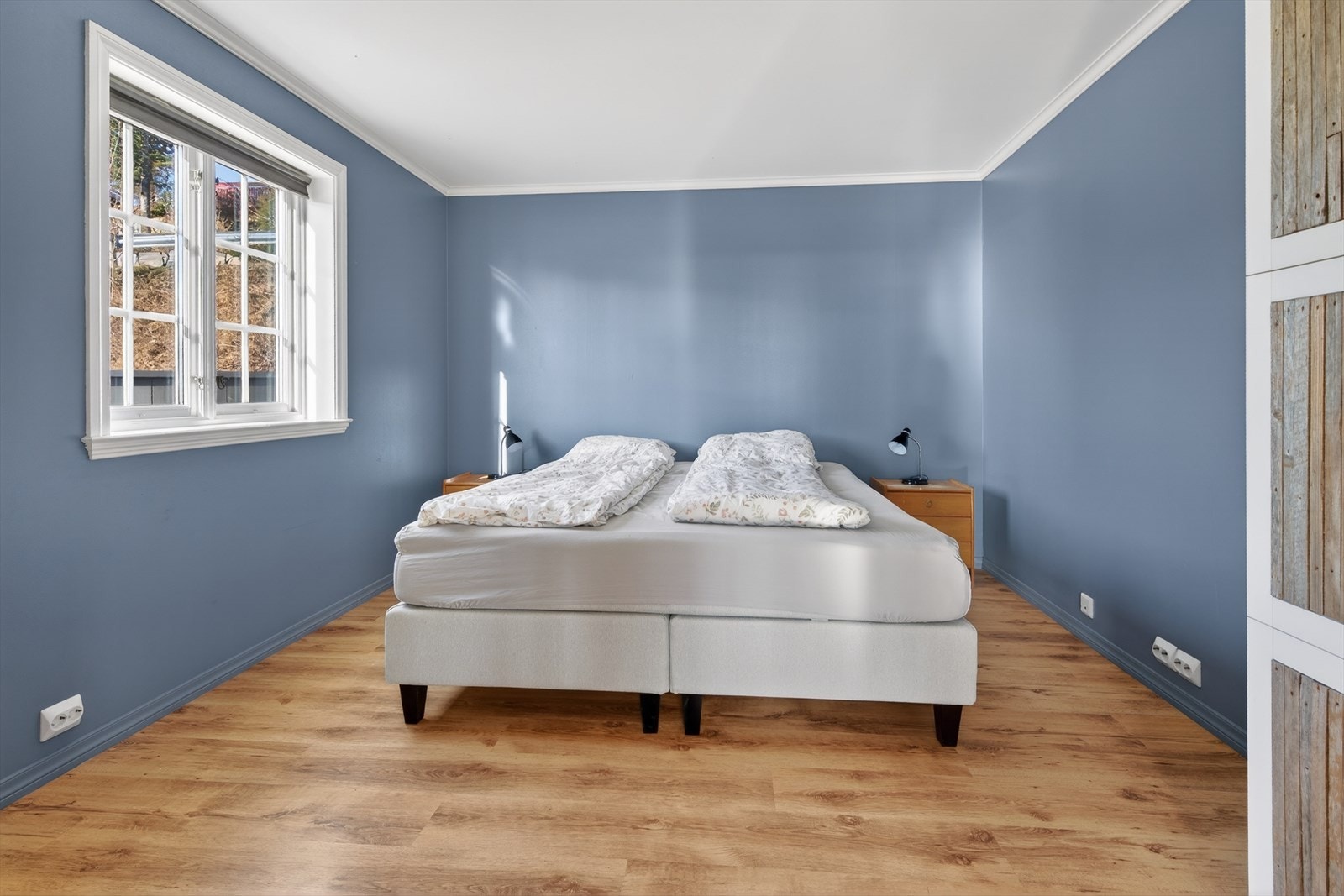 Romslig soverom 1.etg Galleribilde