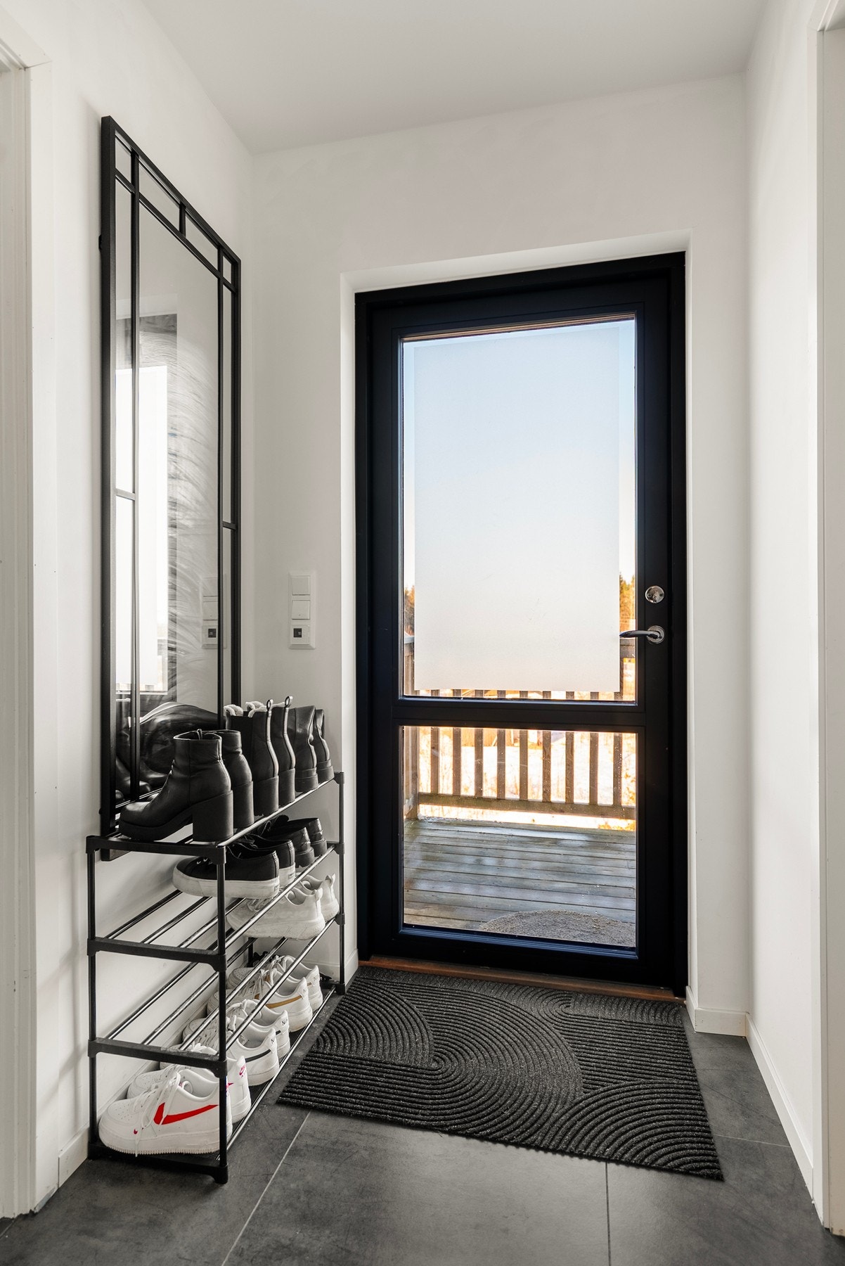 Flislagt entré med varmekabler i gulvet Galleribilde