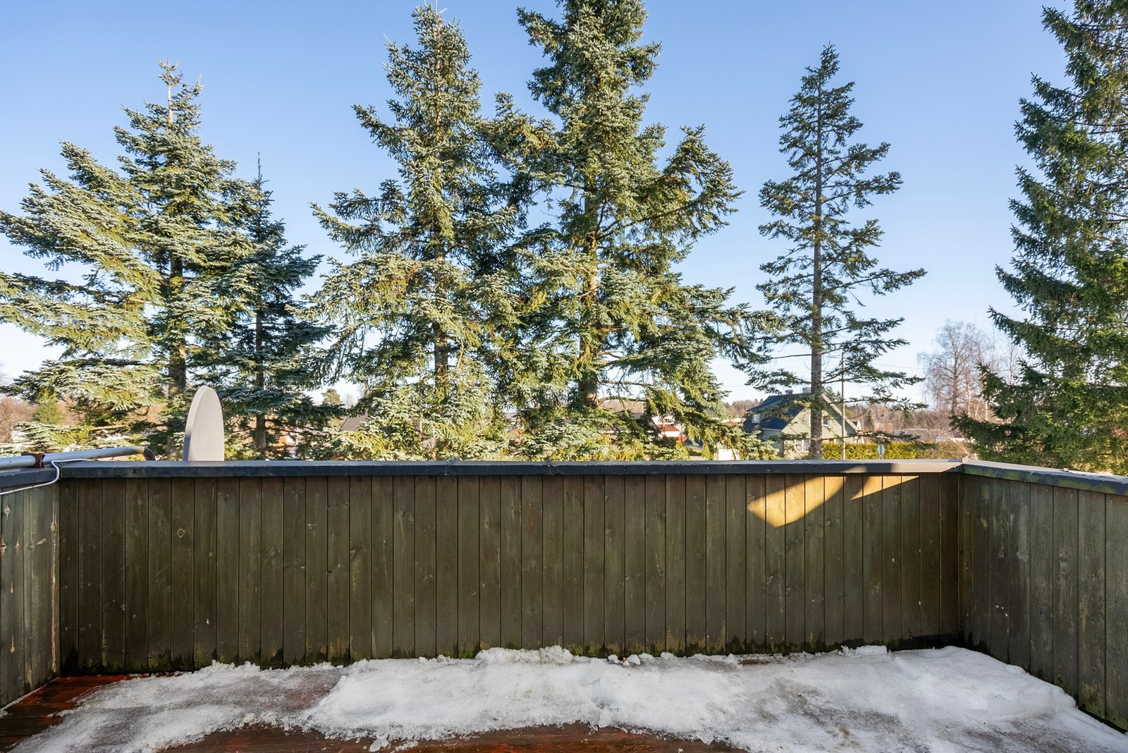 Fra stuen er det utgang til balkong på 12 m2 og gir deg en deilig uteplass å benytte deg av Galleribilde