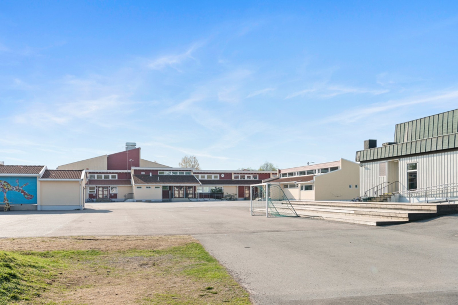 Skolen på Fevang tar imot barna Galleribilde