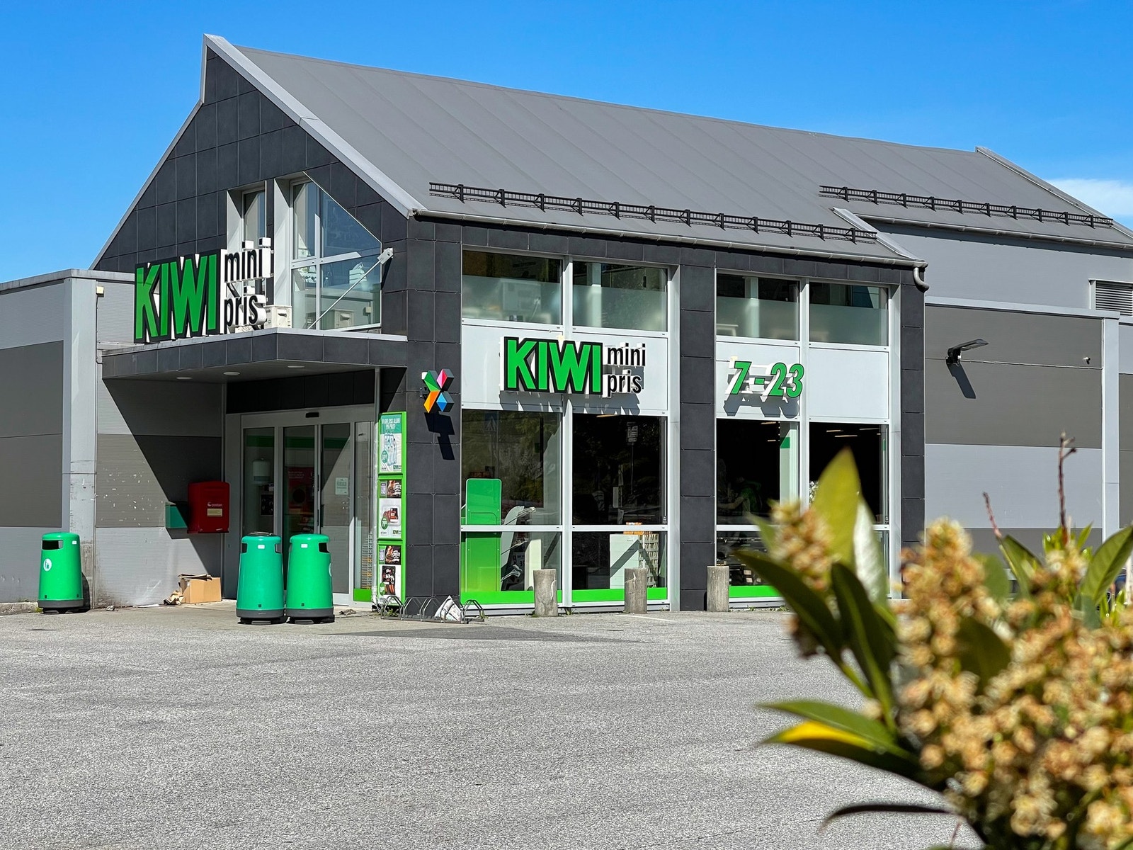 Ca. 5 min med bil til Kiwi Moberg Galleribilde