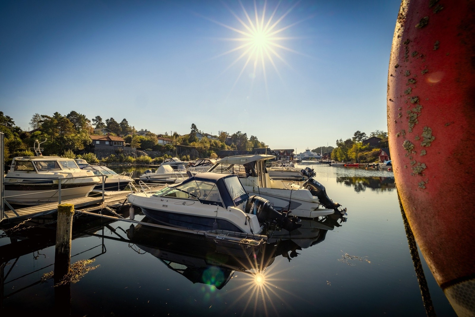 Naustvågen marina like nedenfor. Galleribilde