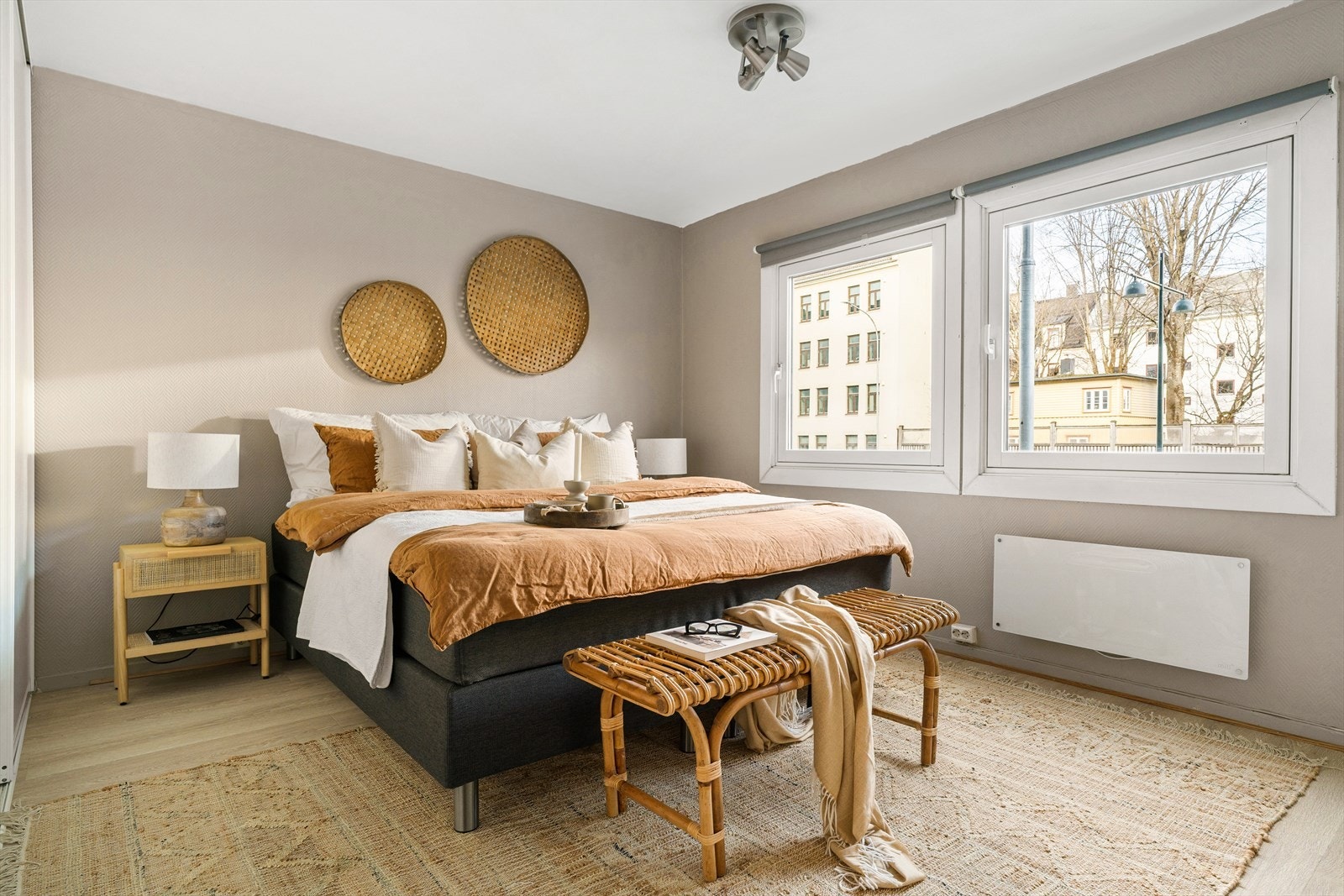 Det er tre gode soverom i leiligheten, med et tydelig og godt hovedsoverom på hele 15 m². Galleribilde