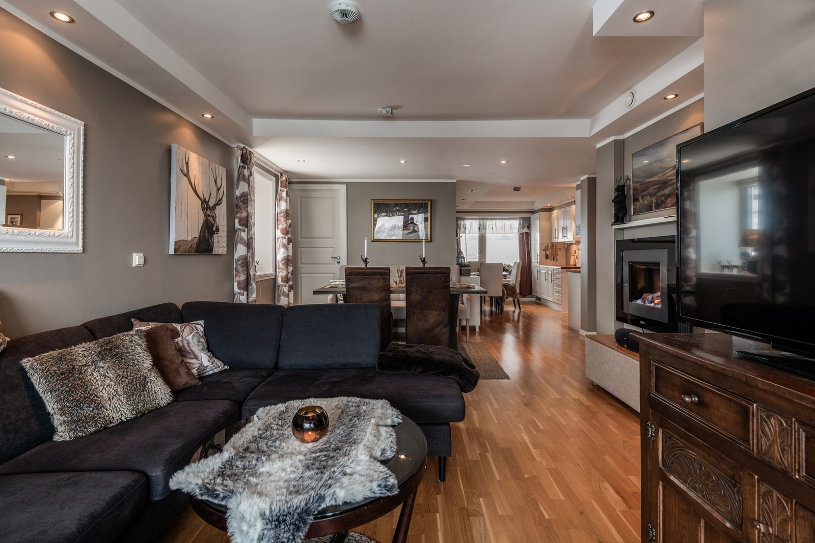 Kryp opp i sofakroken og senk skuldrene Galleribilde