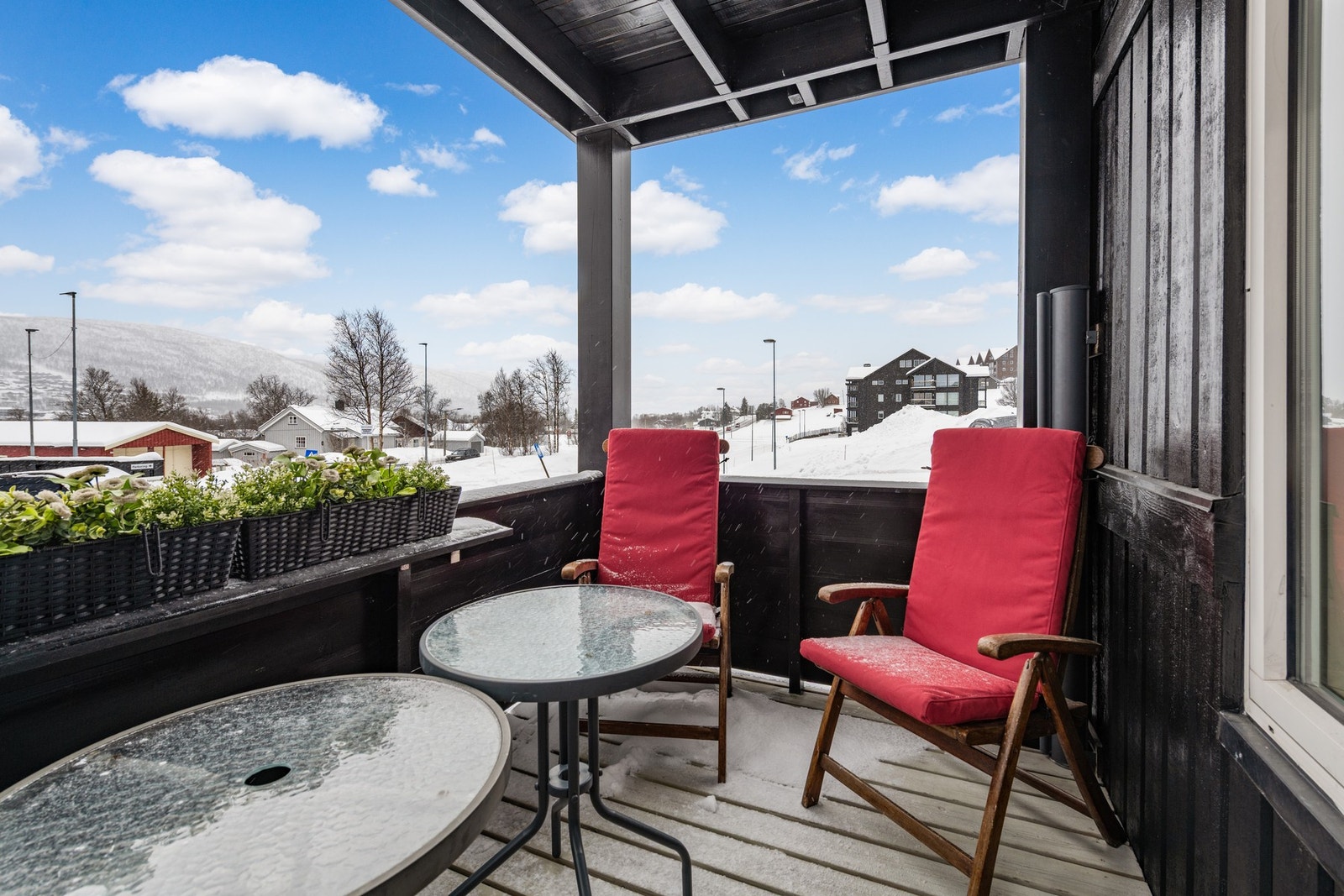 Sett deg til rette og nyt solen Galleribilde