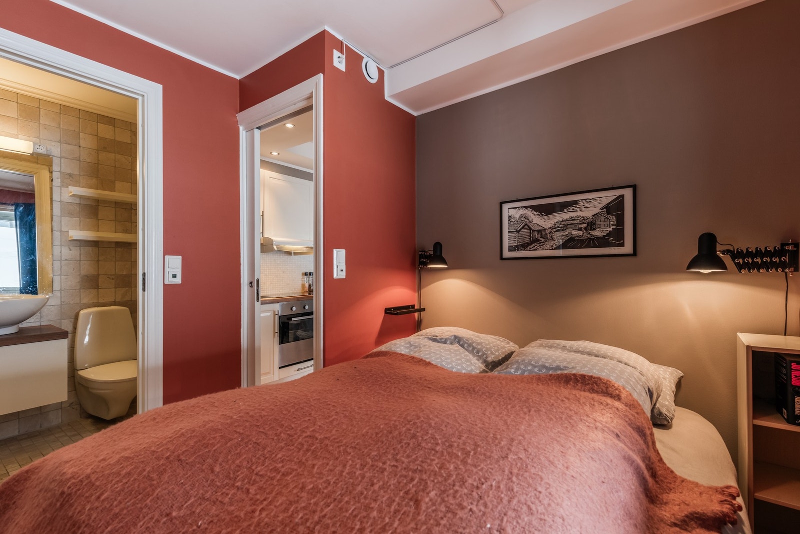 Soverommet har tilkomst til leilighetens andre bad Galleribilde