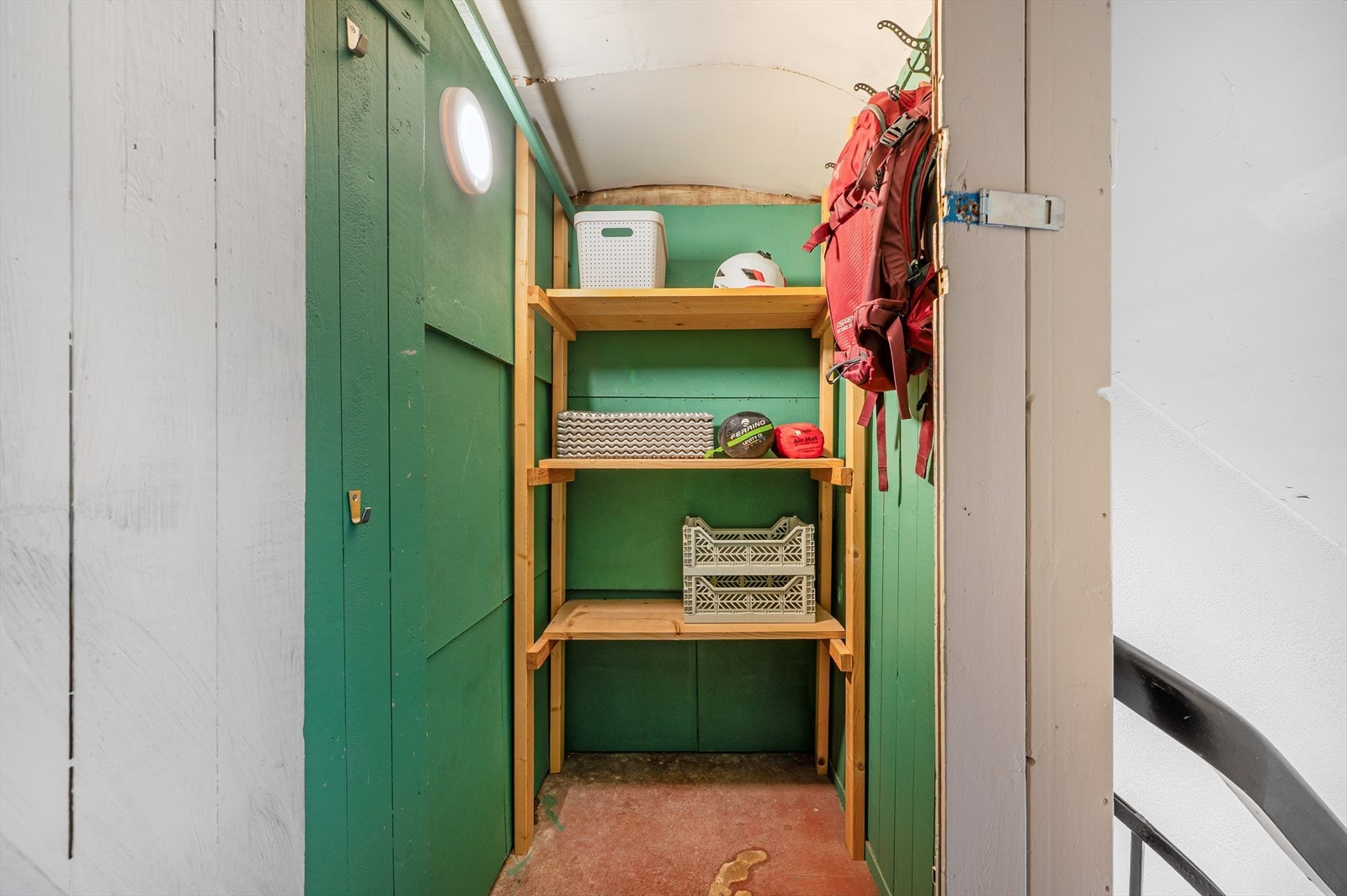 - Leiligheten disponerer totalt tre eksterne boder - ekstra lagringsplass er gull verdt! - Galleribilde