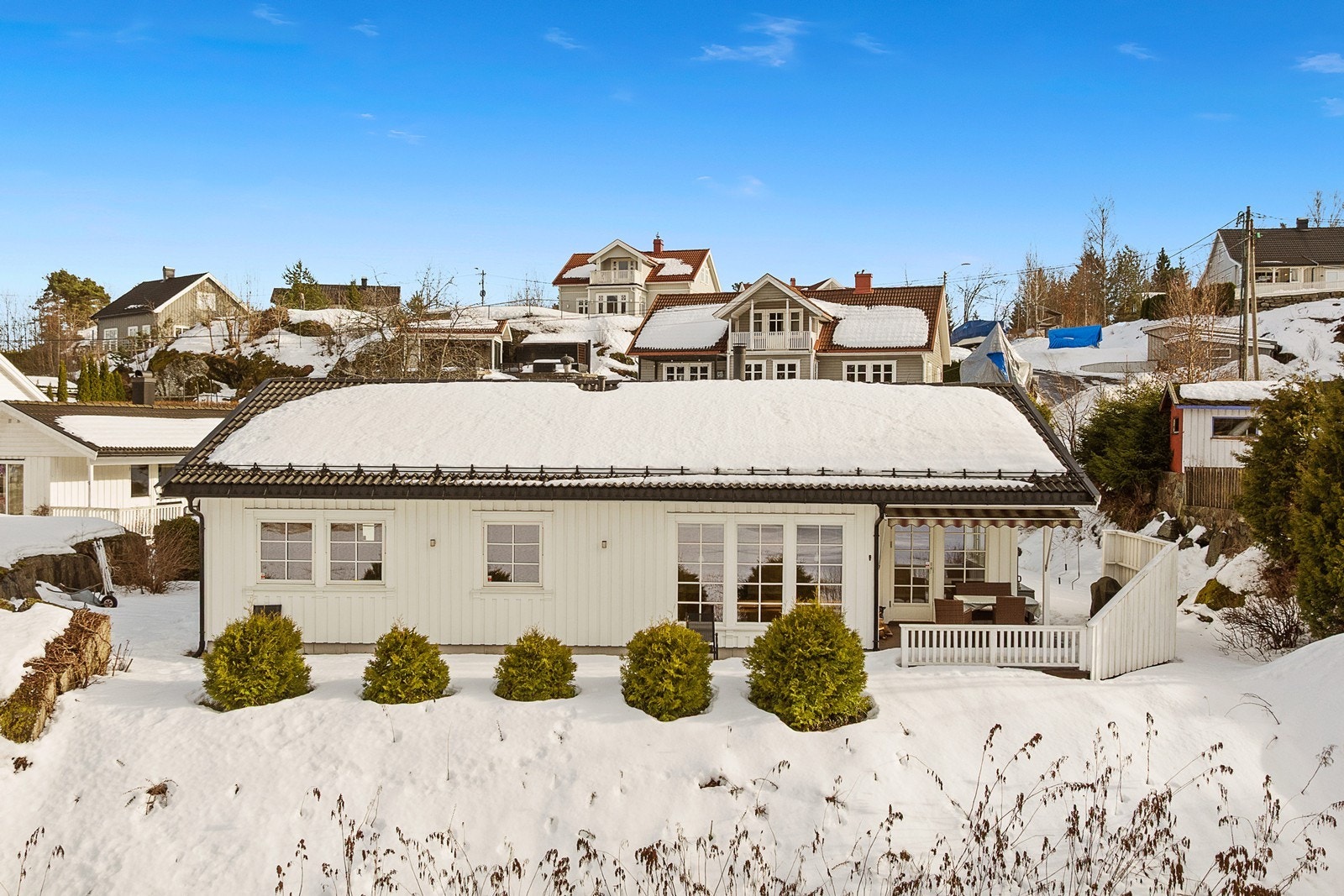 Fin enebolig med garasje. Alt på en flate. Sentralt beliggende. Galleribilde