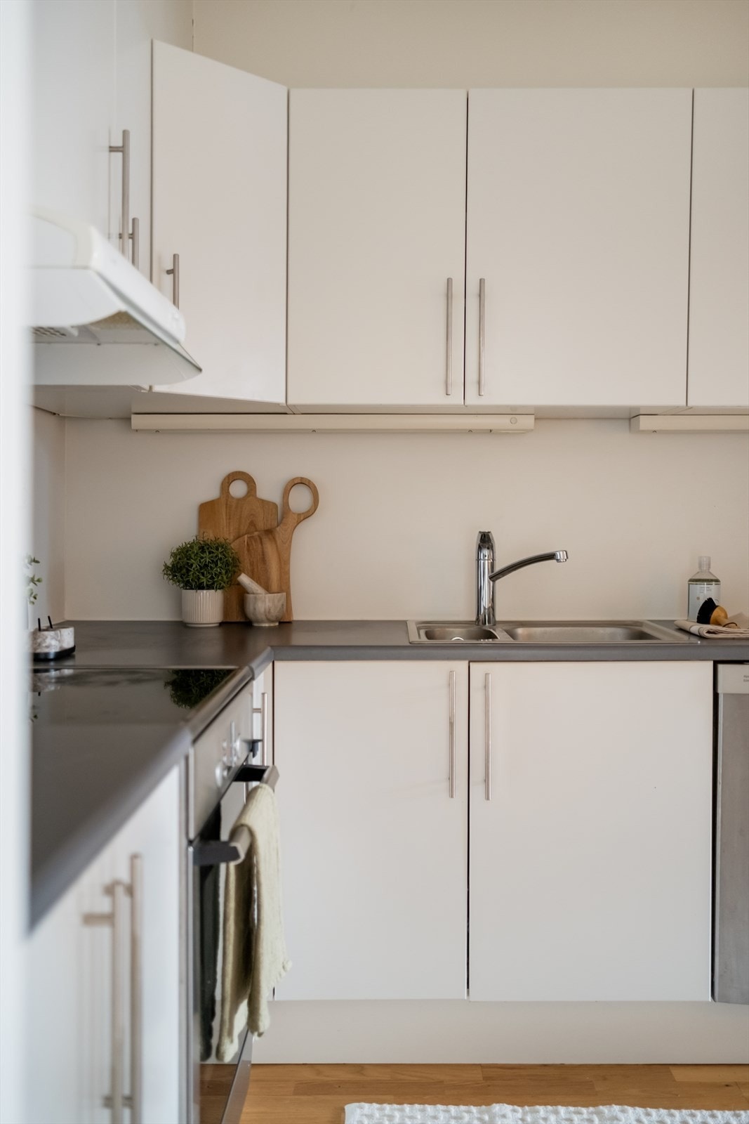 Her får du godt med benkeplass og lagringsplass. Galleribilde