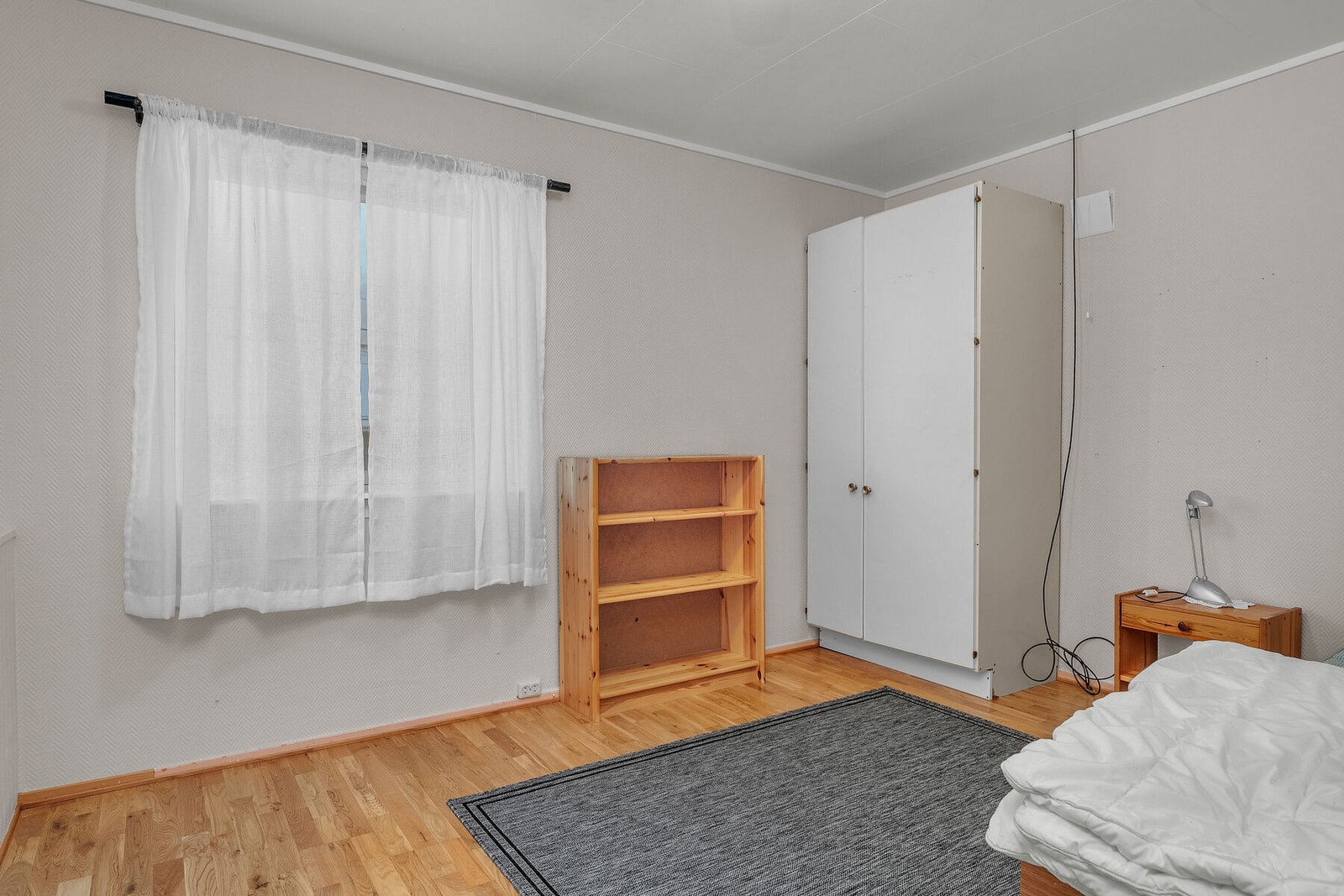 Soverom 2 er også romslig, med god plass til ønsket soveromsmøblering. Galleribilde