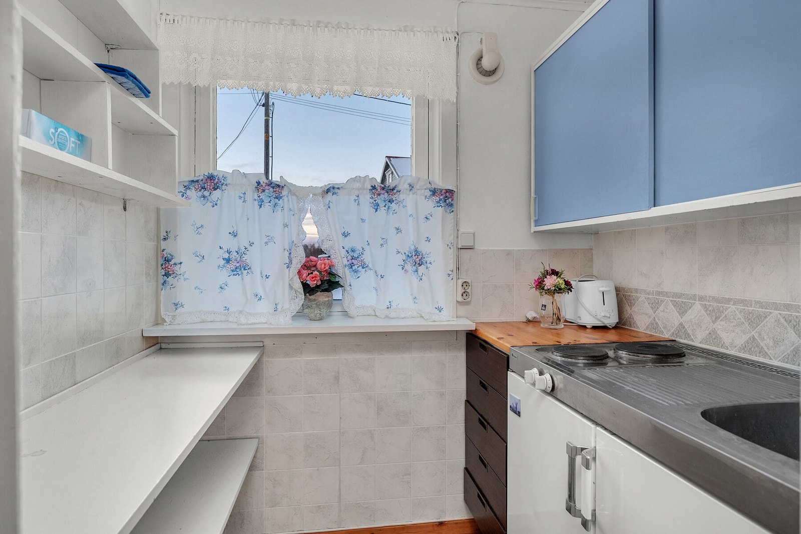 Kjøkkenet i utleiedelen er et enkelt, eldre "minikjøkken". Galleribilde