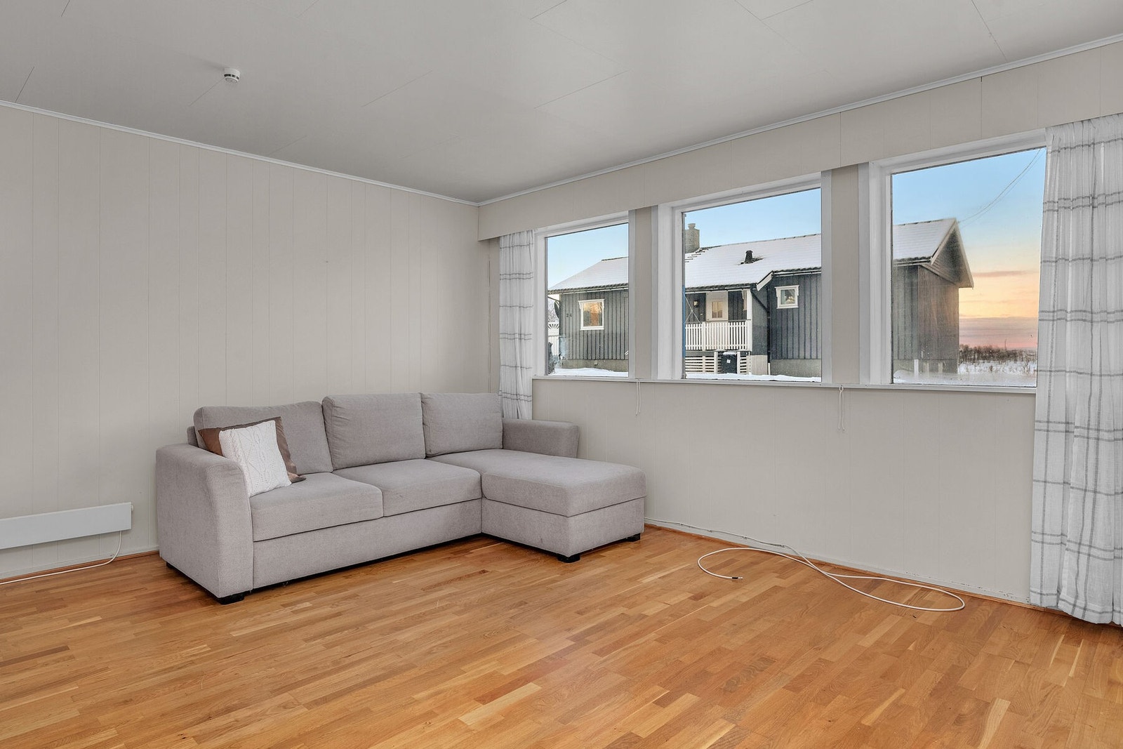 Stue i utleiedel med god plass til ønsket møblement. Galleribilde