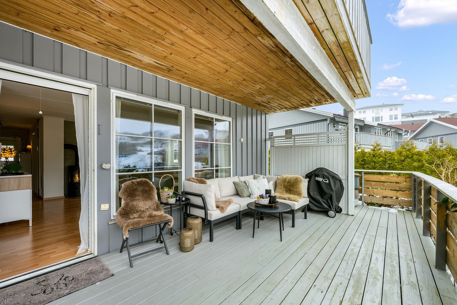 Terrassen er på ca. 21 kvadratmeter og er delvis overbygd Galleribilde