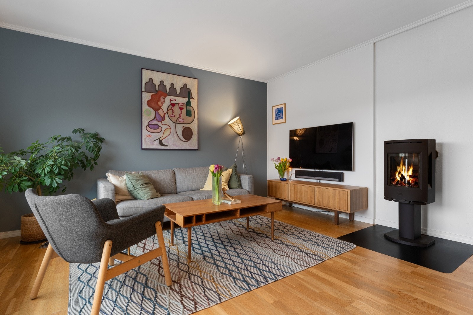 Selger har bodd her i 8 år, og forteller at det er ingen tilfeldighet. Her har man det fint. Galleribilde