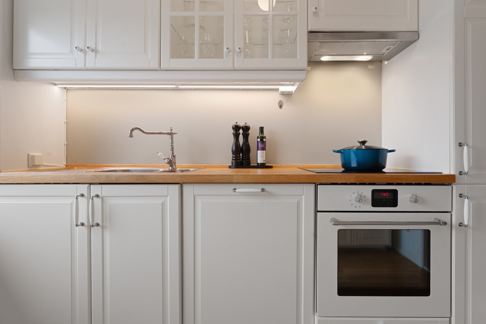 Alt av integrerte hvitevarer medfølger Galleribilde