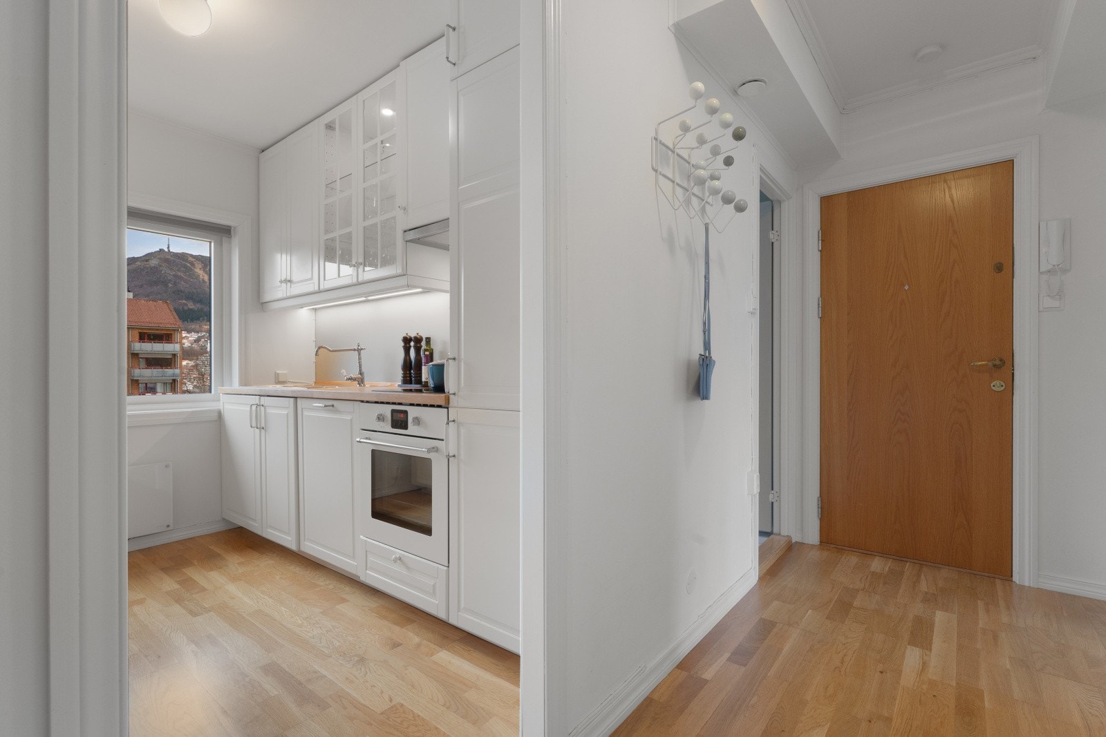 Inn igjen har vi kjøkkenet Galleribilde