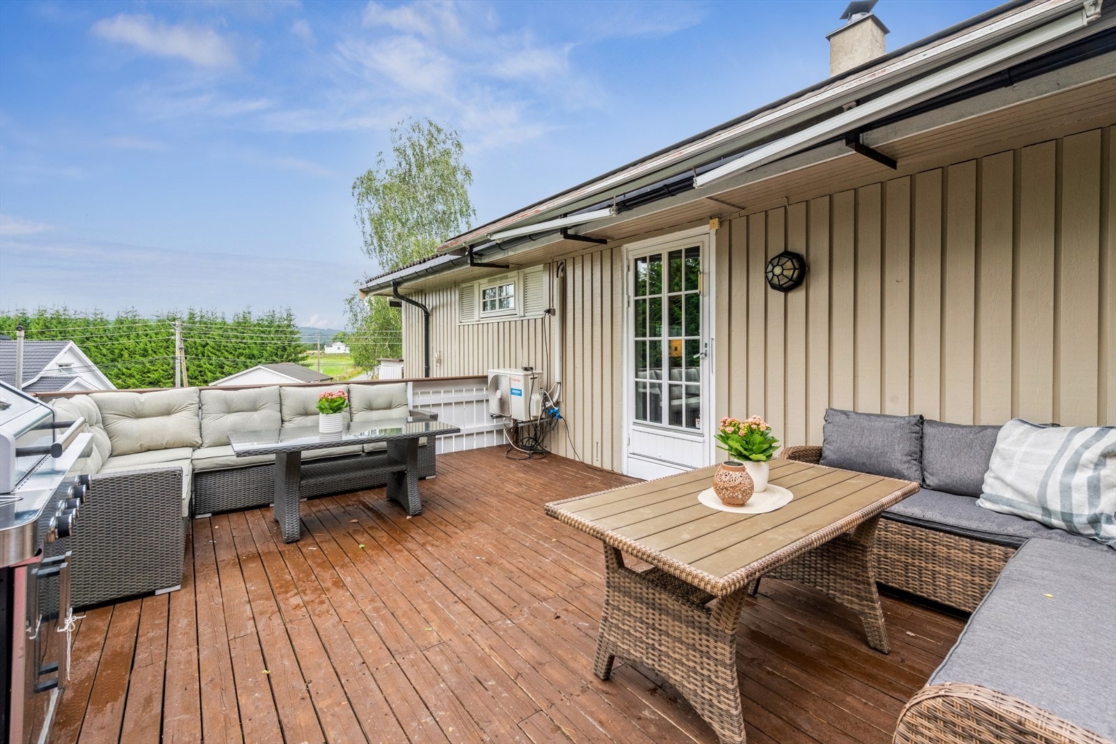 Boligen har en flott terrasse målt til ca. 27 kvm med adkomst fra stue. Galleribilde