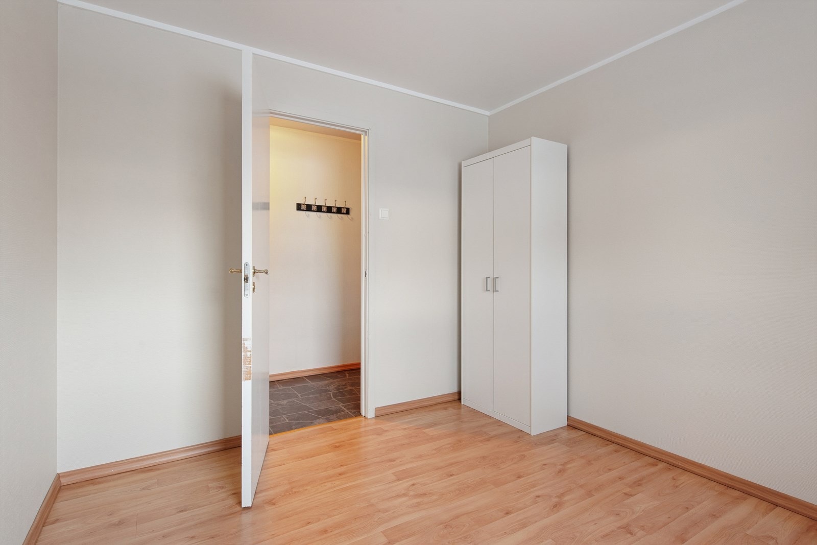 Garderobe. Galleribilde
